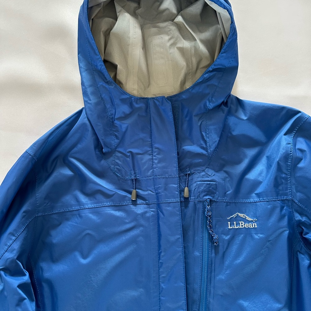 L.L. Bean women’s Raincoat in Vibrant Blue size SP